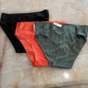 Aerie Set of 3 Seamless Crossover High Waisted Mom Underwear Medium